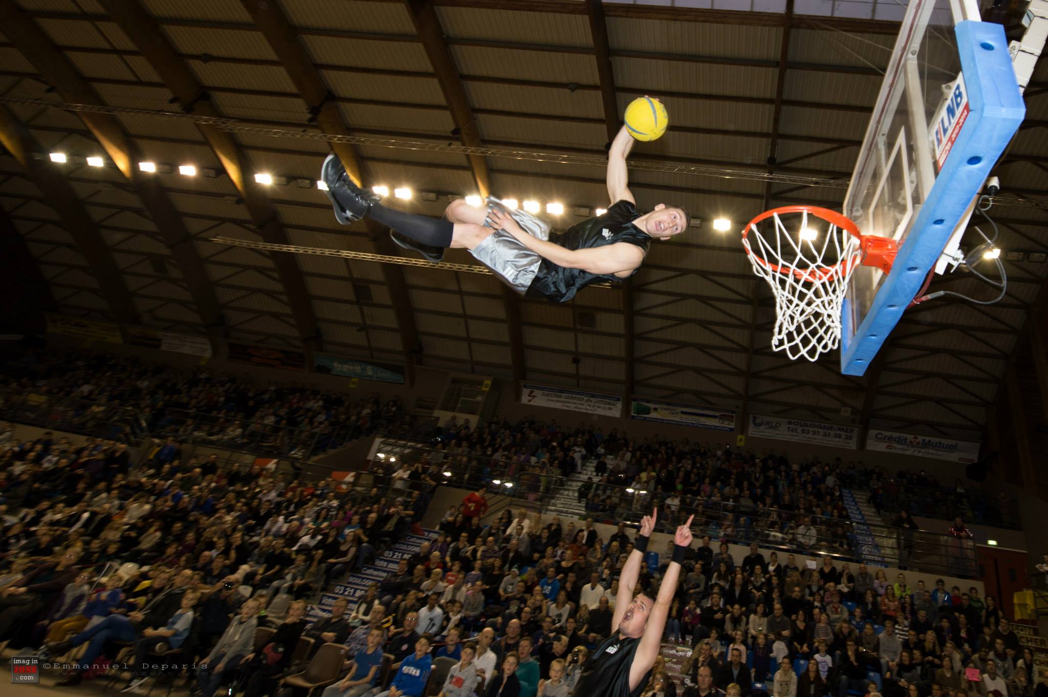 ACROBATIC BASKETBALL/ DUNKERS SHOW performance