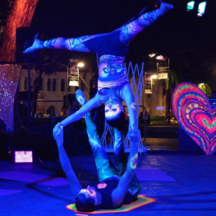 Acrobatic Duo performance