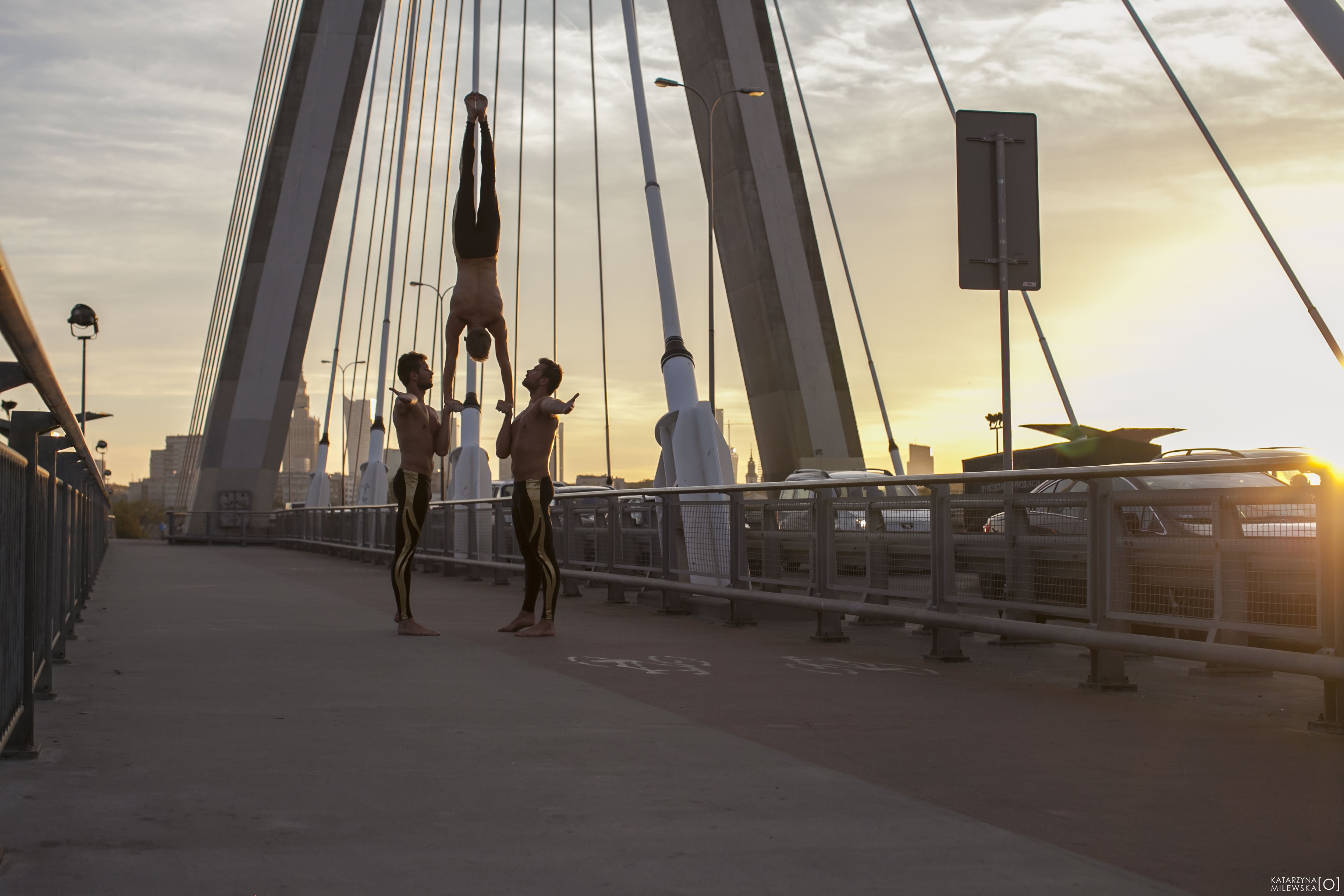 ACROBATIC TRIO