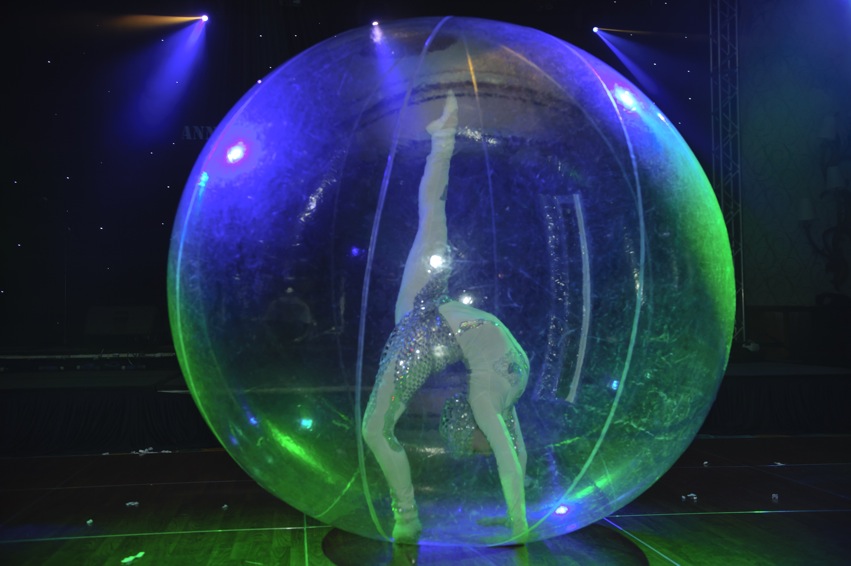 AERIAL BUBBLE ACT performance