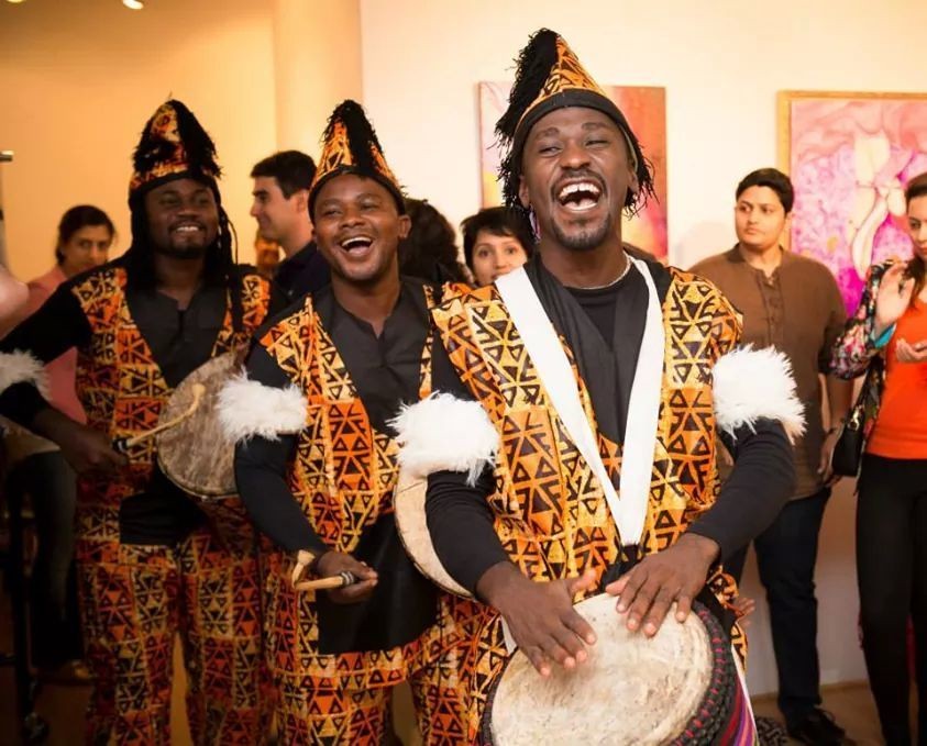 AFRICAN DRUMMERS & DANCERS performance