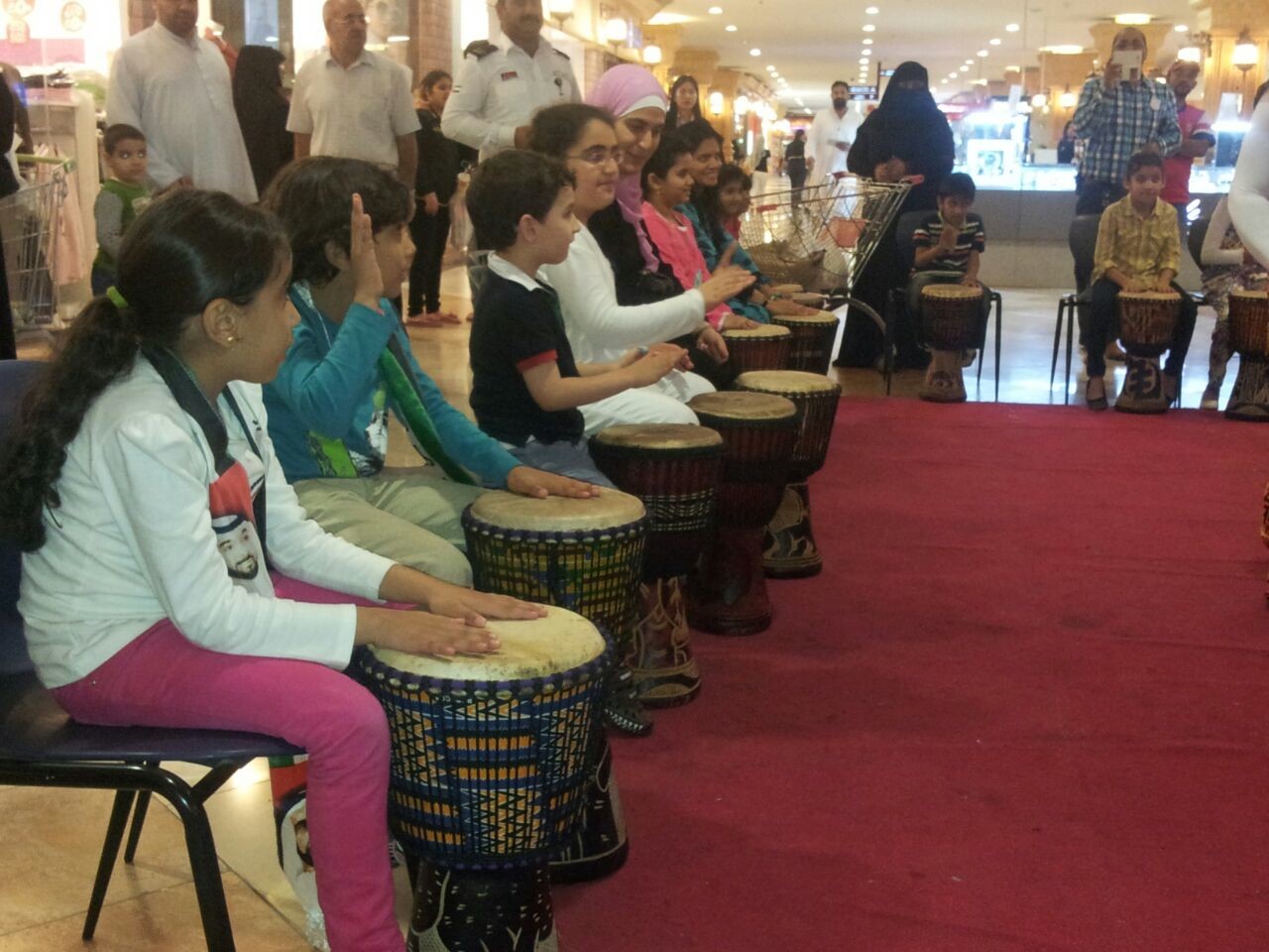 AFRICAN DRUMMERS & DANCERS performance