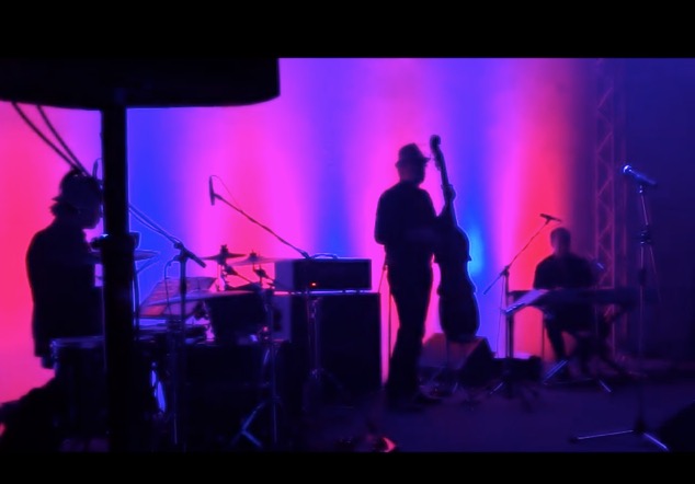 ALL MALE JAZZ BAND performance