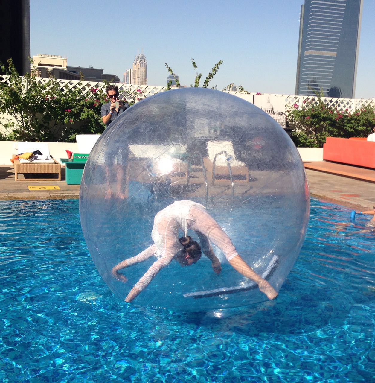 AQUA BUBBLE PERFORMERS