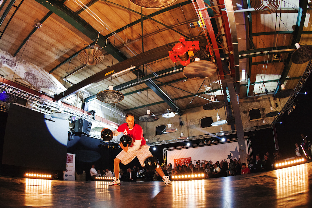 Basketball Juggler & Freestyler performance