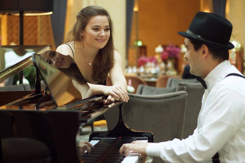 BRITISH VOCALIST performance