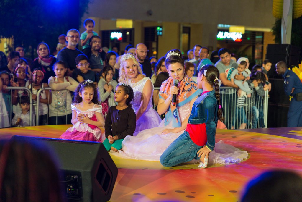 BRITISH VOCALIST performance