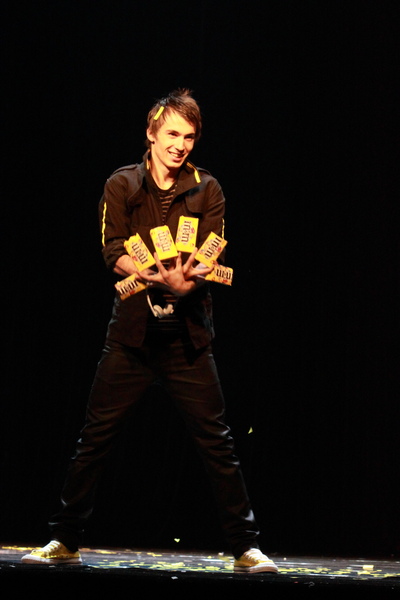 CD Magician performance