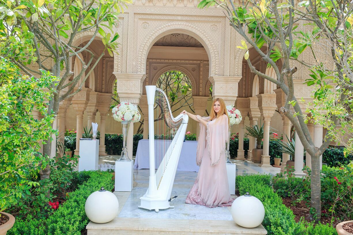 CLASSICAL HARPIST