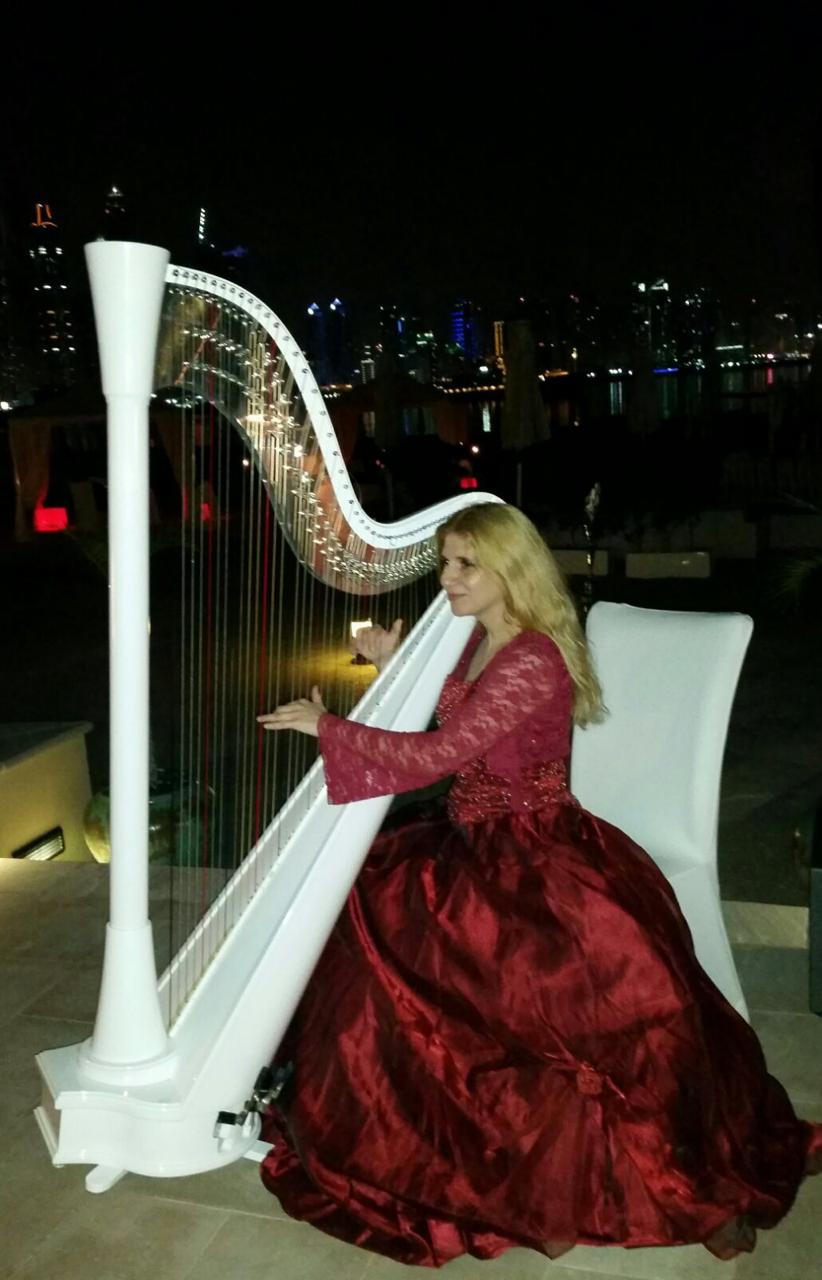 CLASSICAL HARPIST performance