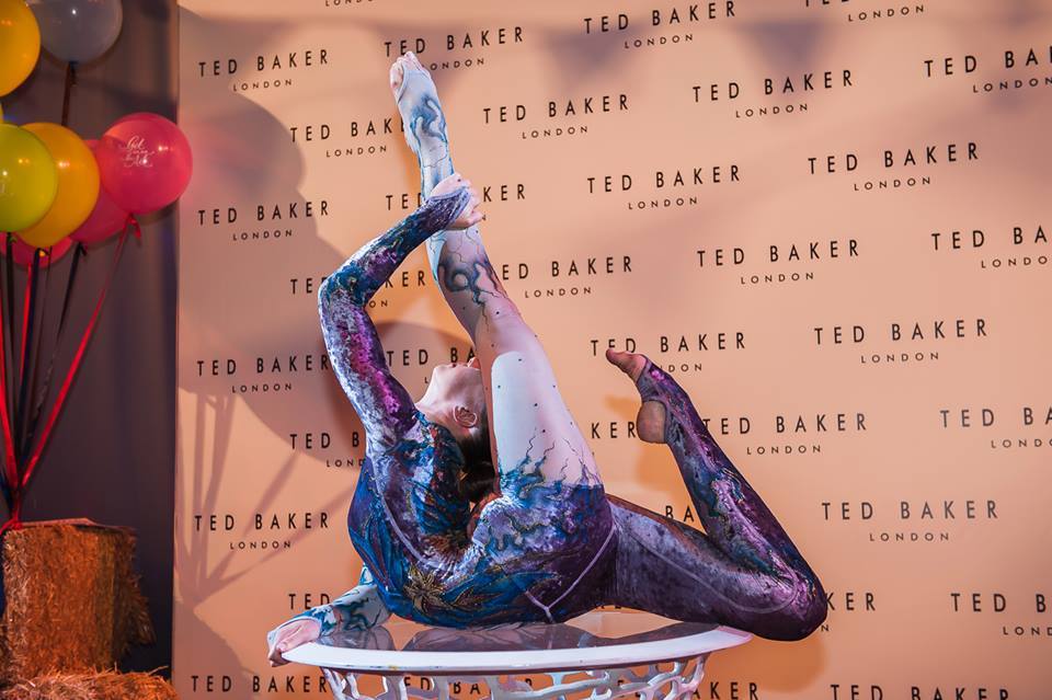 Contortionist performance