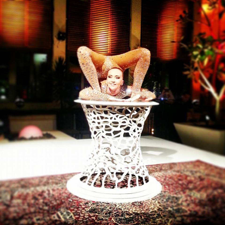 Contortionist performance