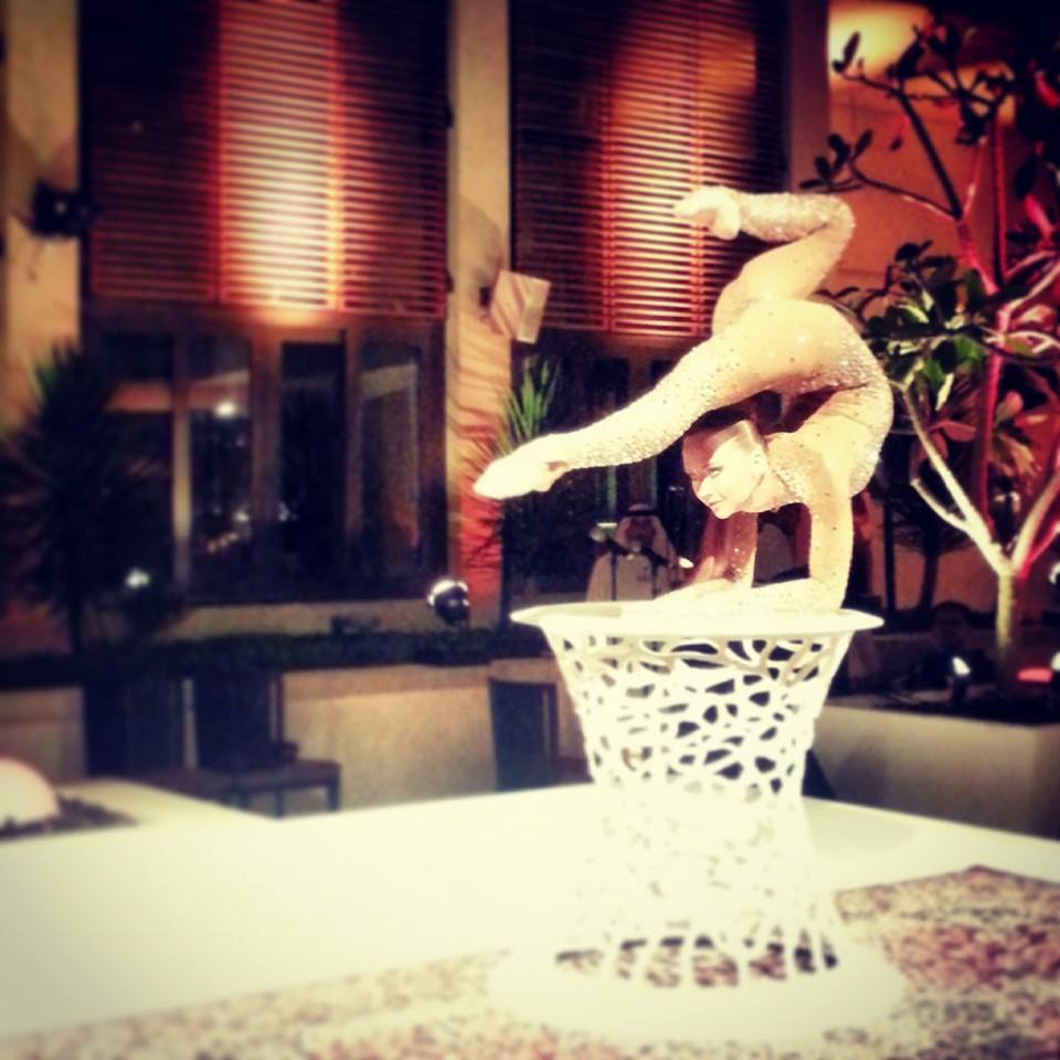 Contortionist performance
