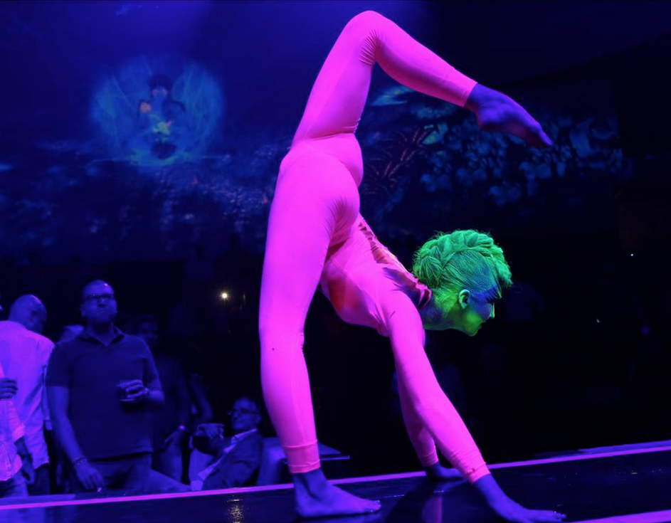 Contortionist performance