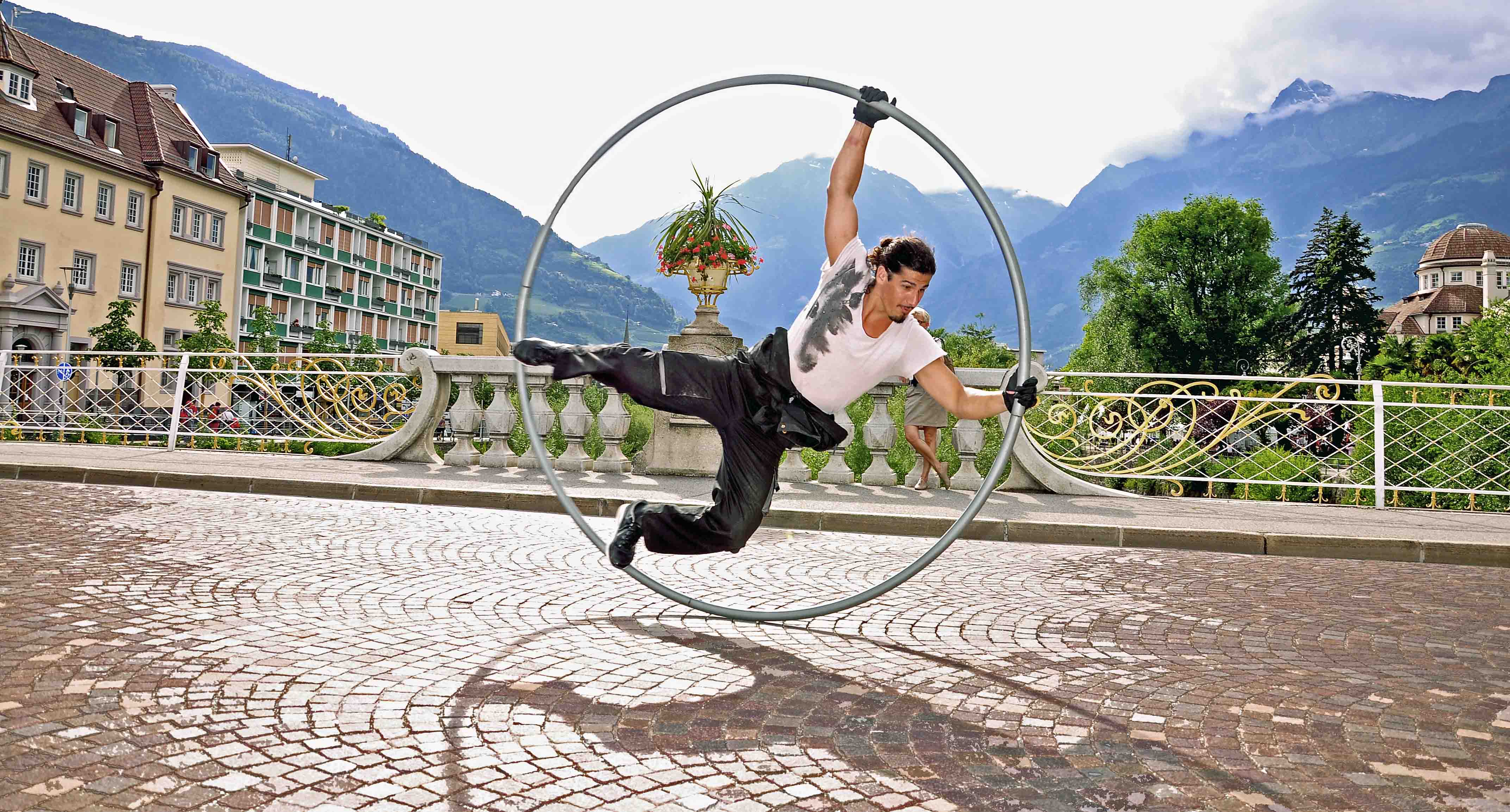 CYR WHEEL ACROBAT