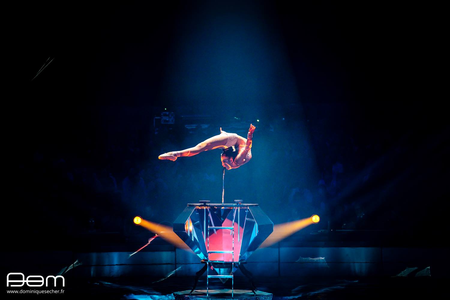 Diamond Contortionist performance