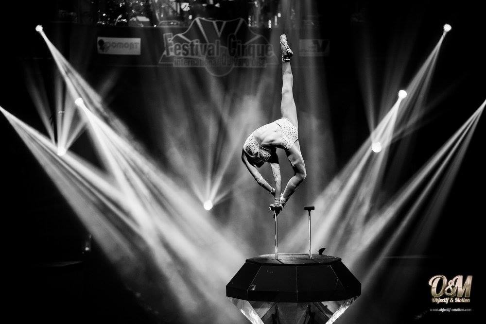 Diamond Contortionist performance