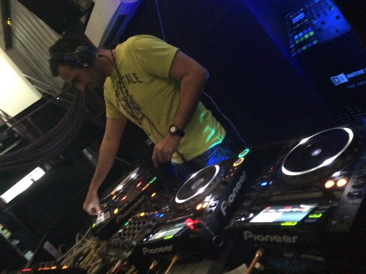 DJ performance