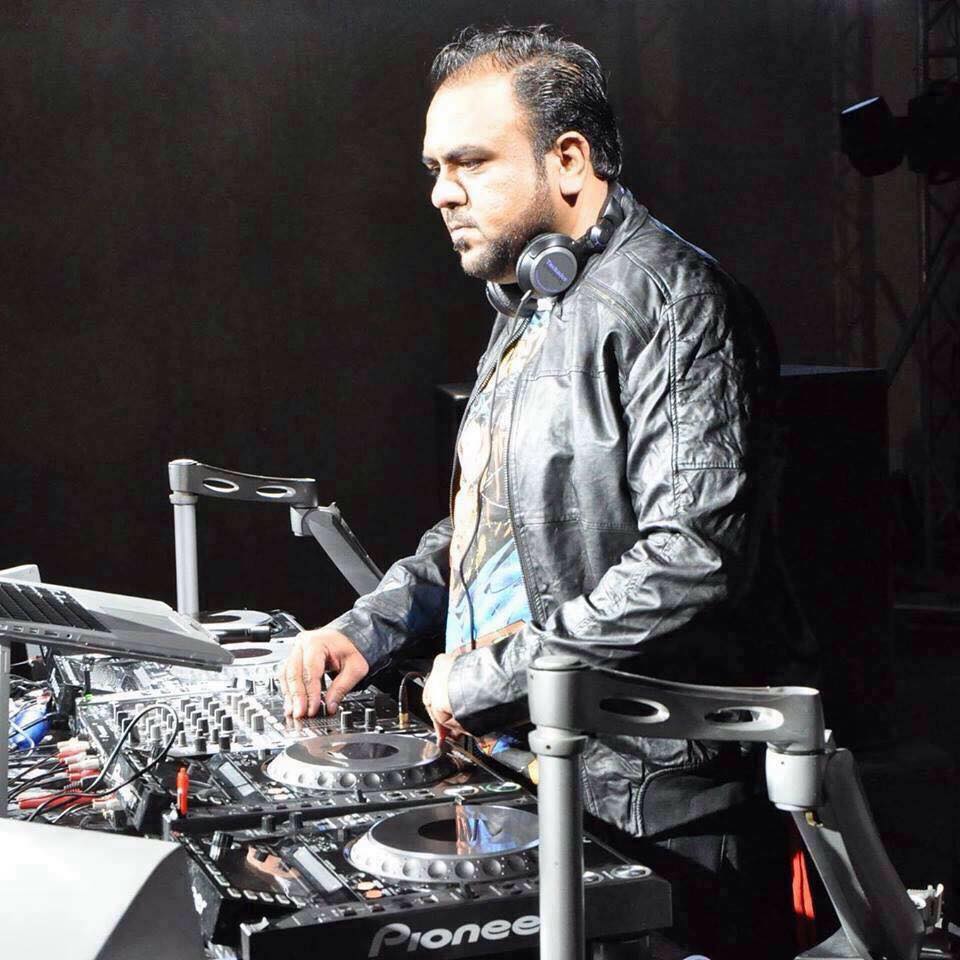 DJ Ash Mac performance
