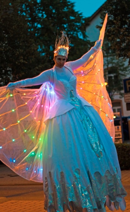 Dream Catcher Stilt Walkers performance