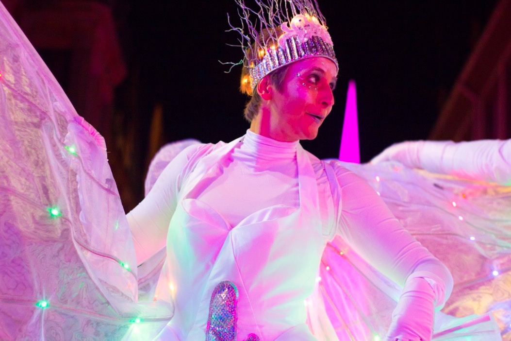 Dream Catcher Stilt Walkers performance
