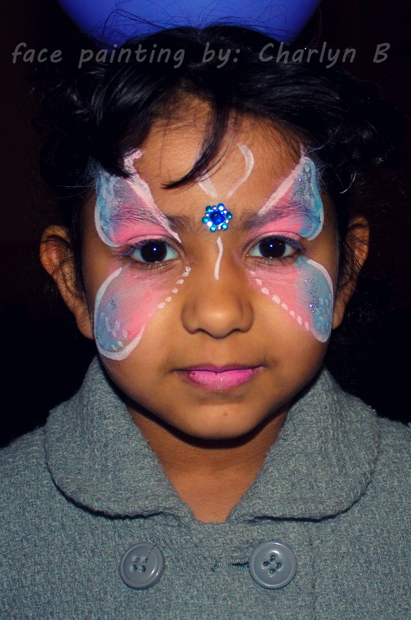 Face Painter performance
