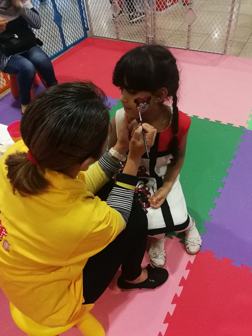 Face Painter performance