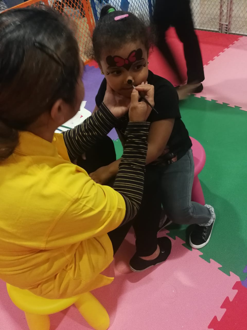 Face Painter performance