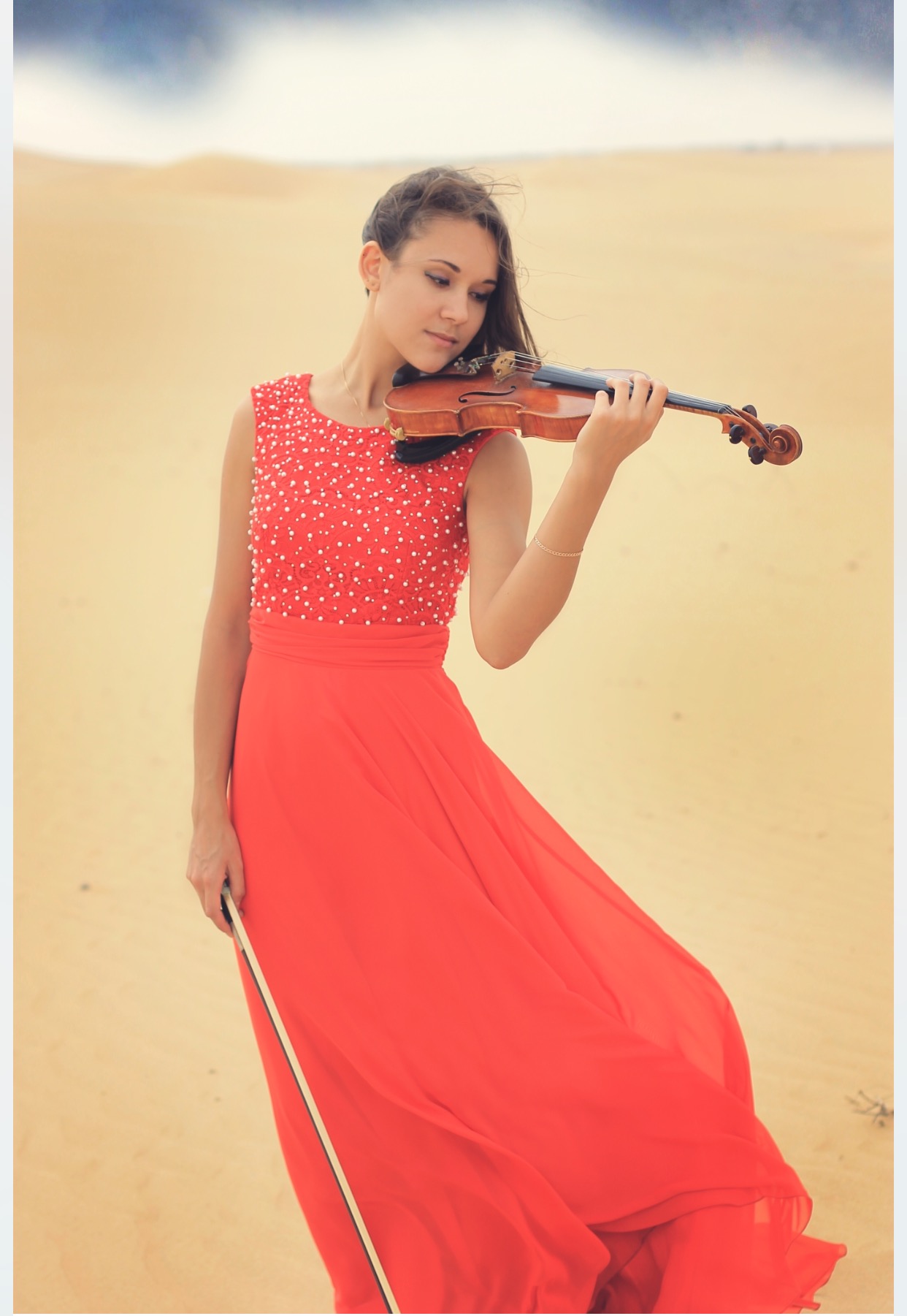 Female Violinist performance