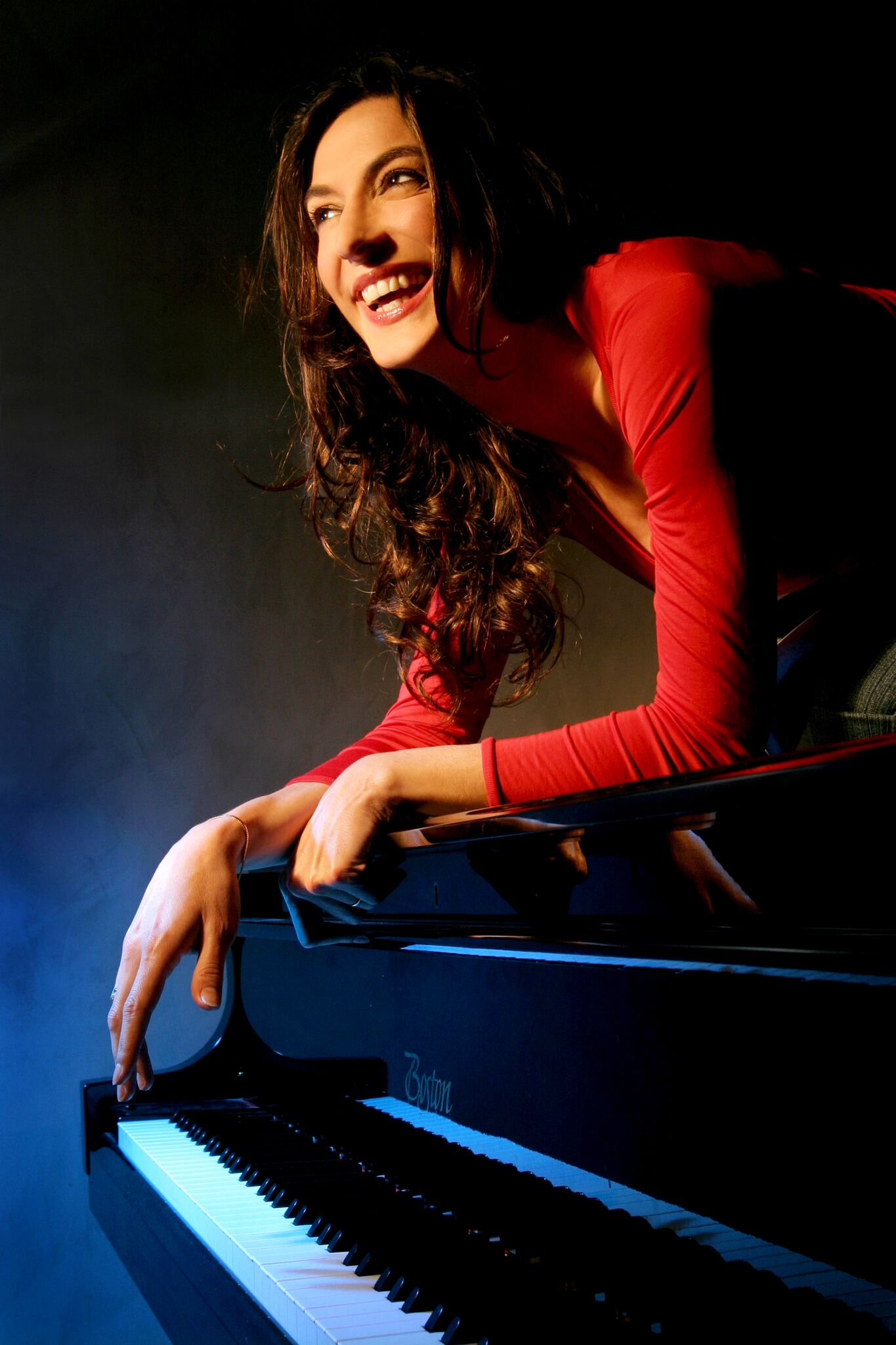 French Jazz Singer performance
