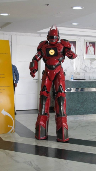 GIANT ROBOT performance