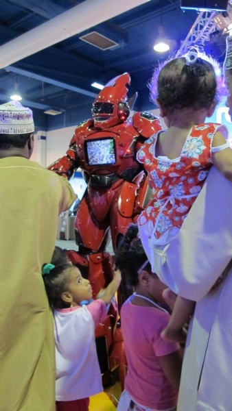 GIANT ROBOT performance