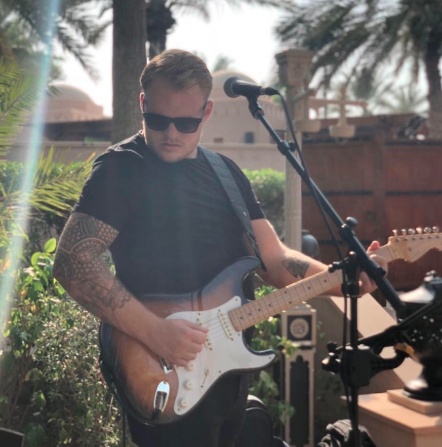 Guitarist/ Singer performance