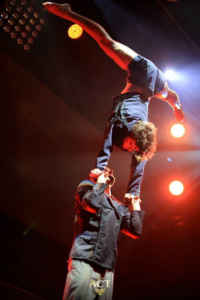 Hand Stand Artists performance