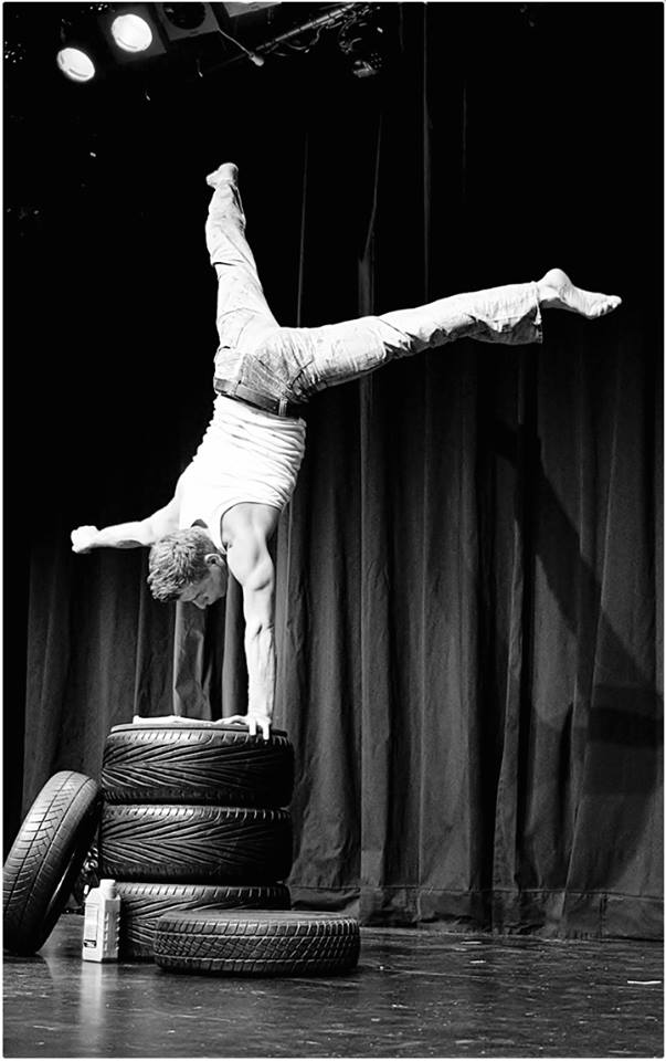 Handstand Tyre Artist performance