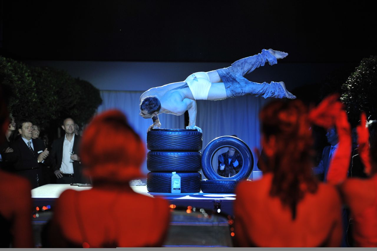 Handstand Tyre Artist performance