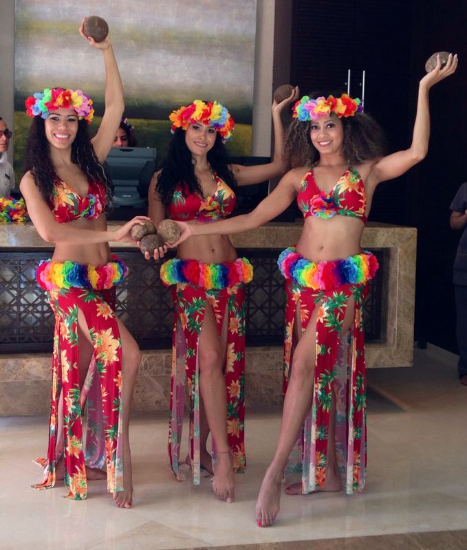 Hawaiian Dancers
