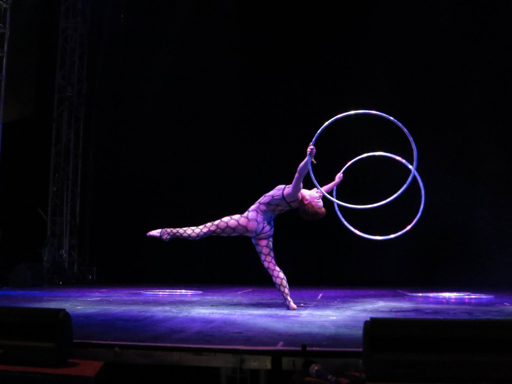 Hula Hoop Artist performance