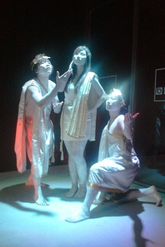 Human statues performance