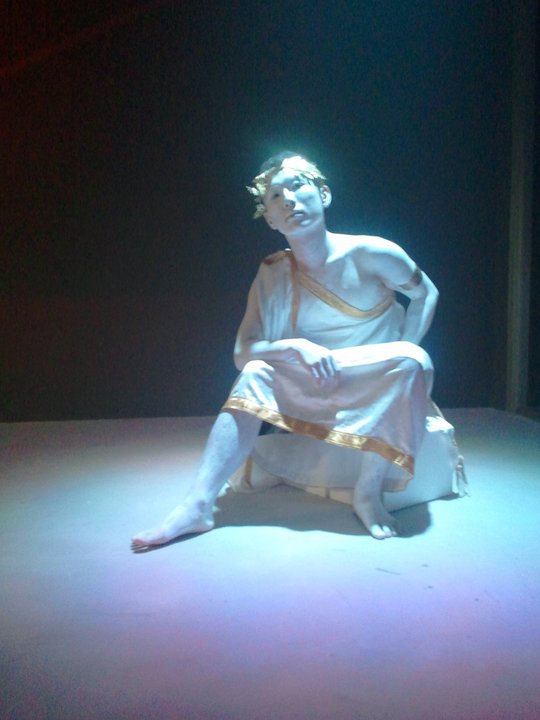 Human statues performance