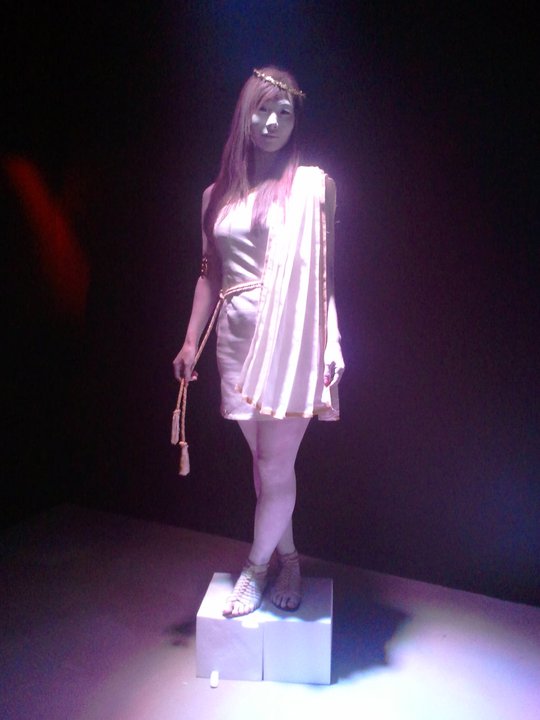 Human statues performance