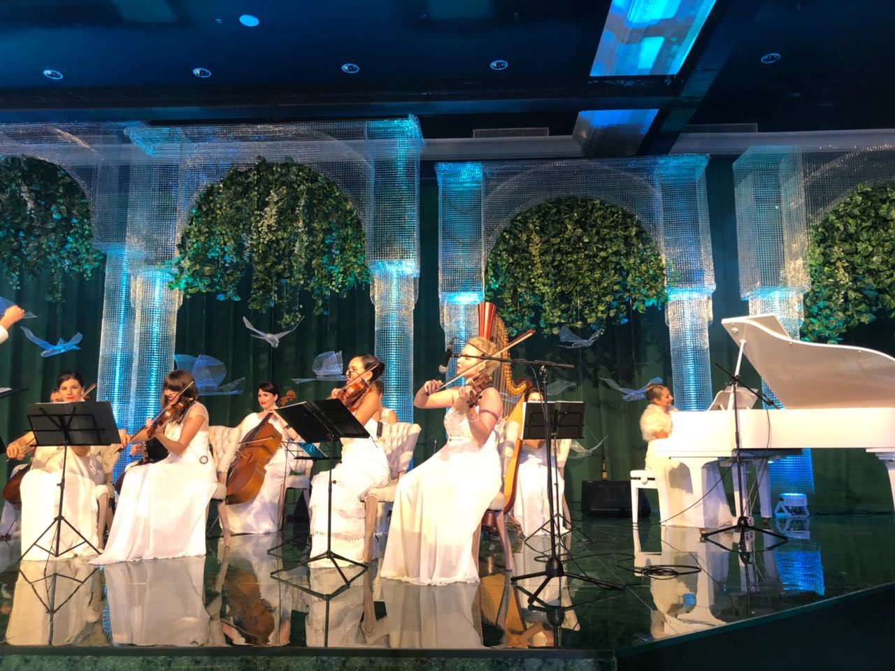 LADIES ORCHESTRA 10 PIECES performance