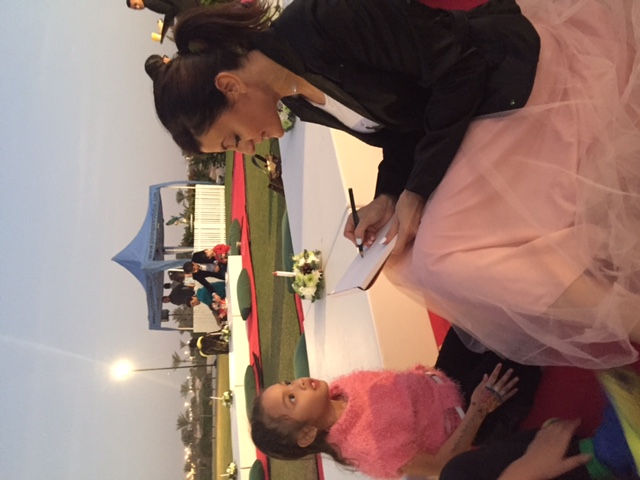 Lady Caricaturist performance