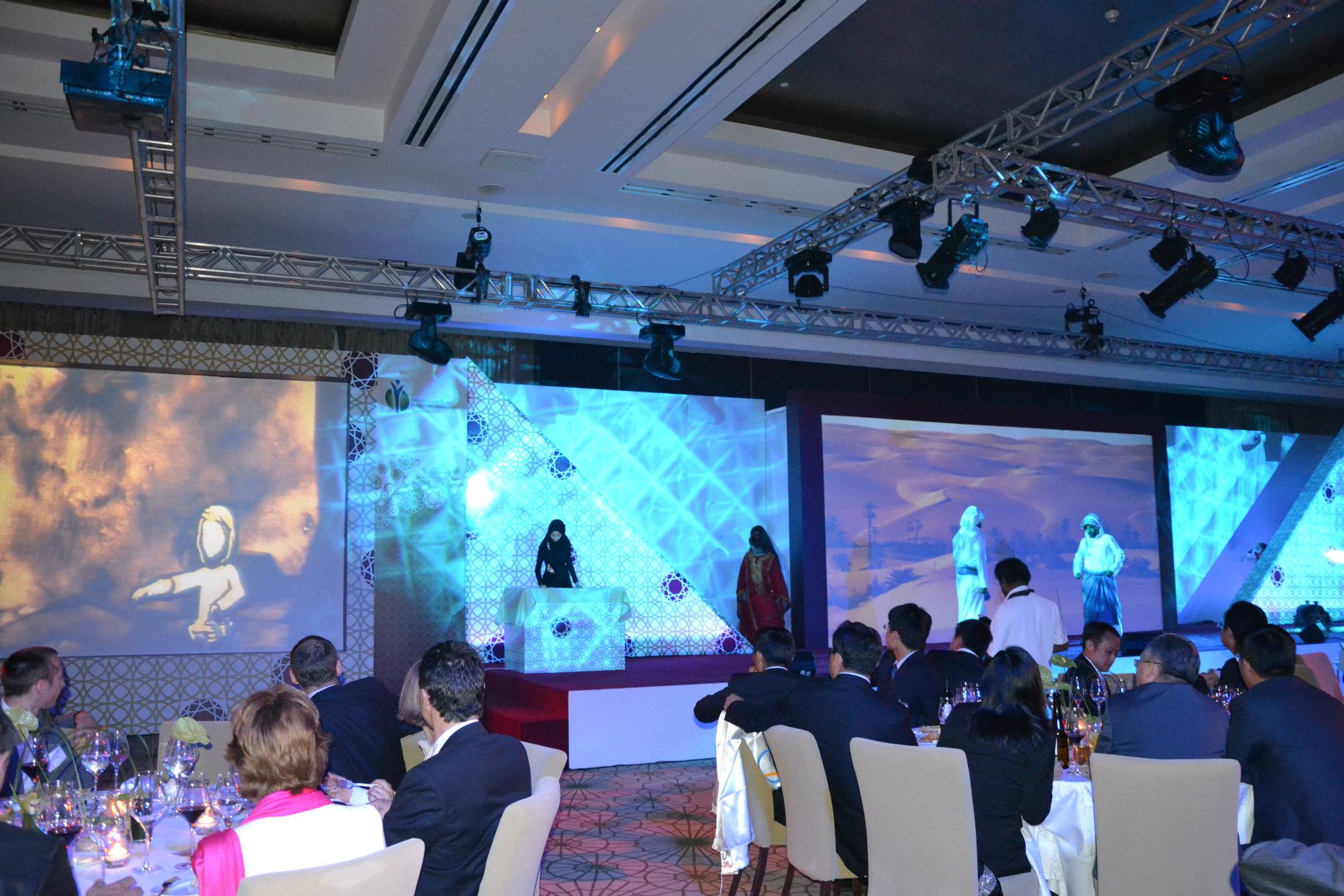 Lady Sand Artist performance