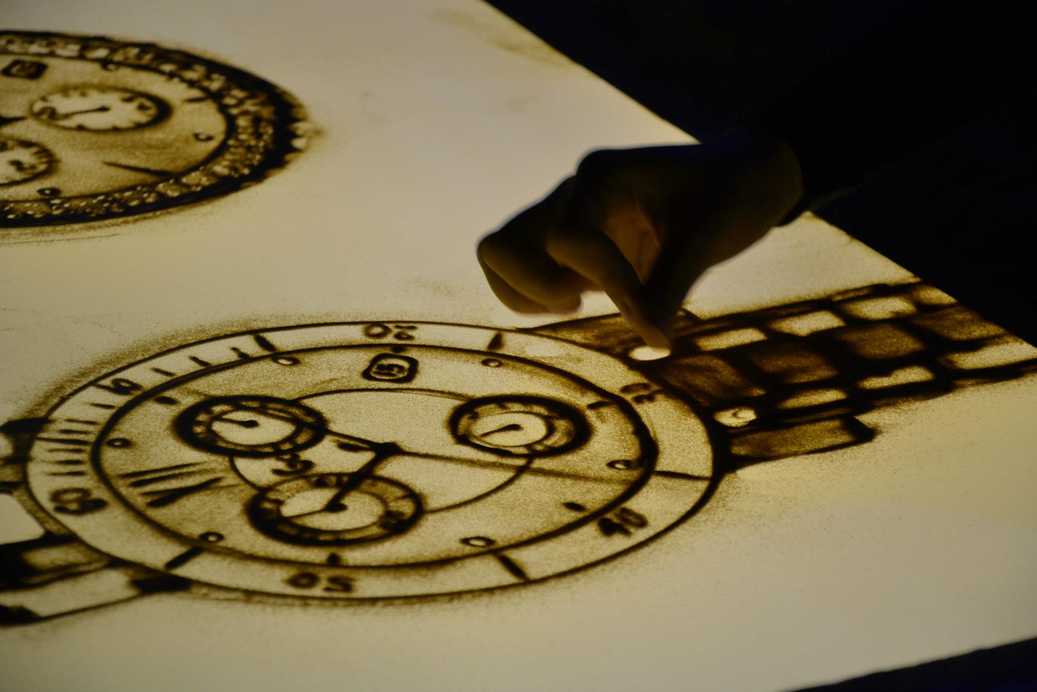 Lady Sand Artist performance