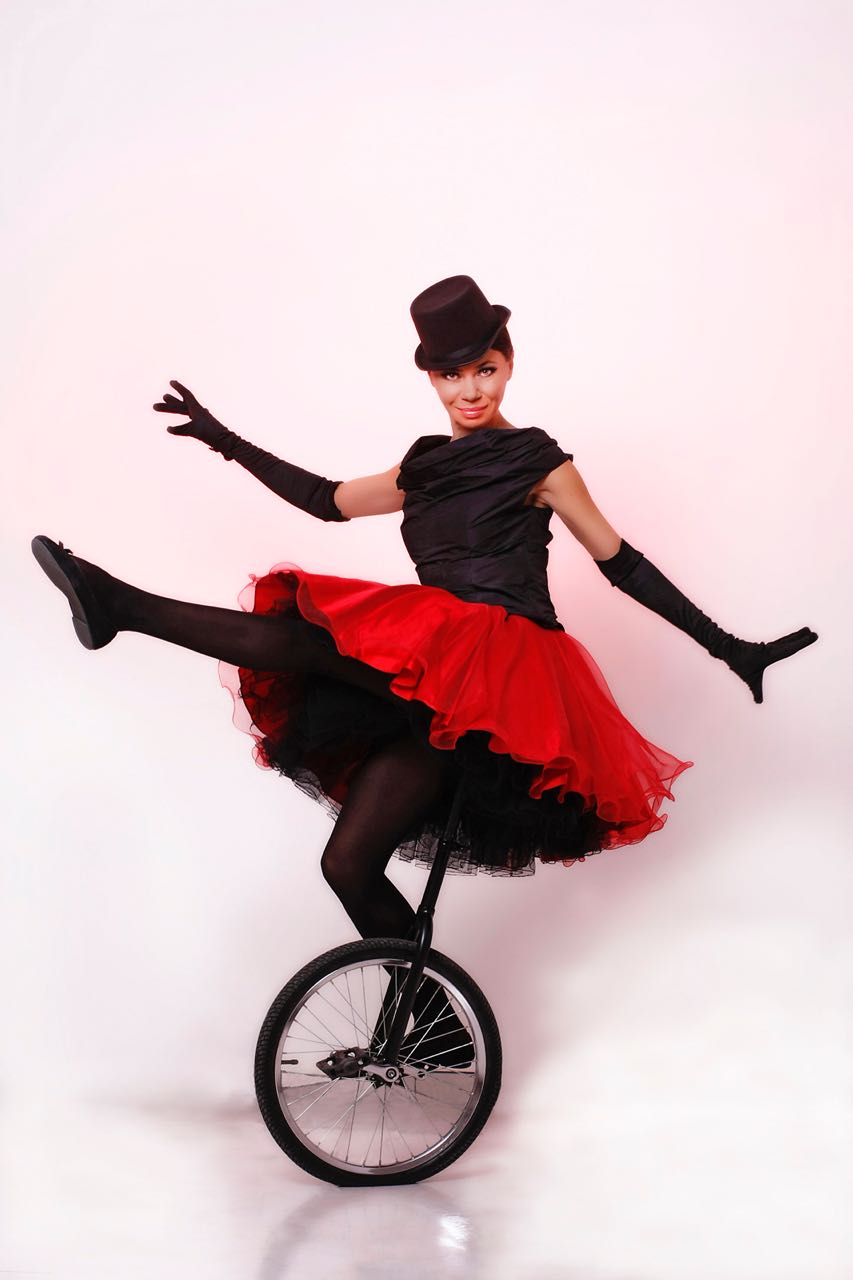 Lady Unicyclist performance