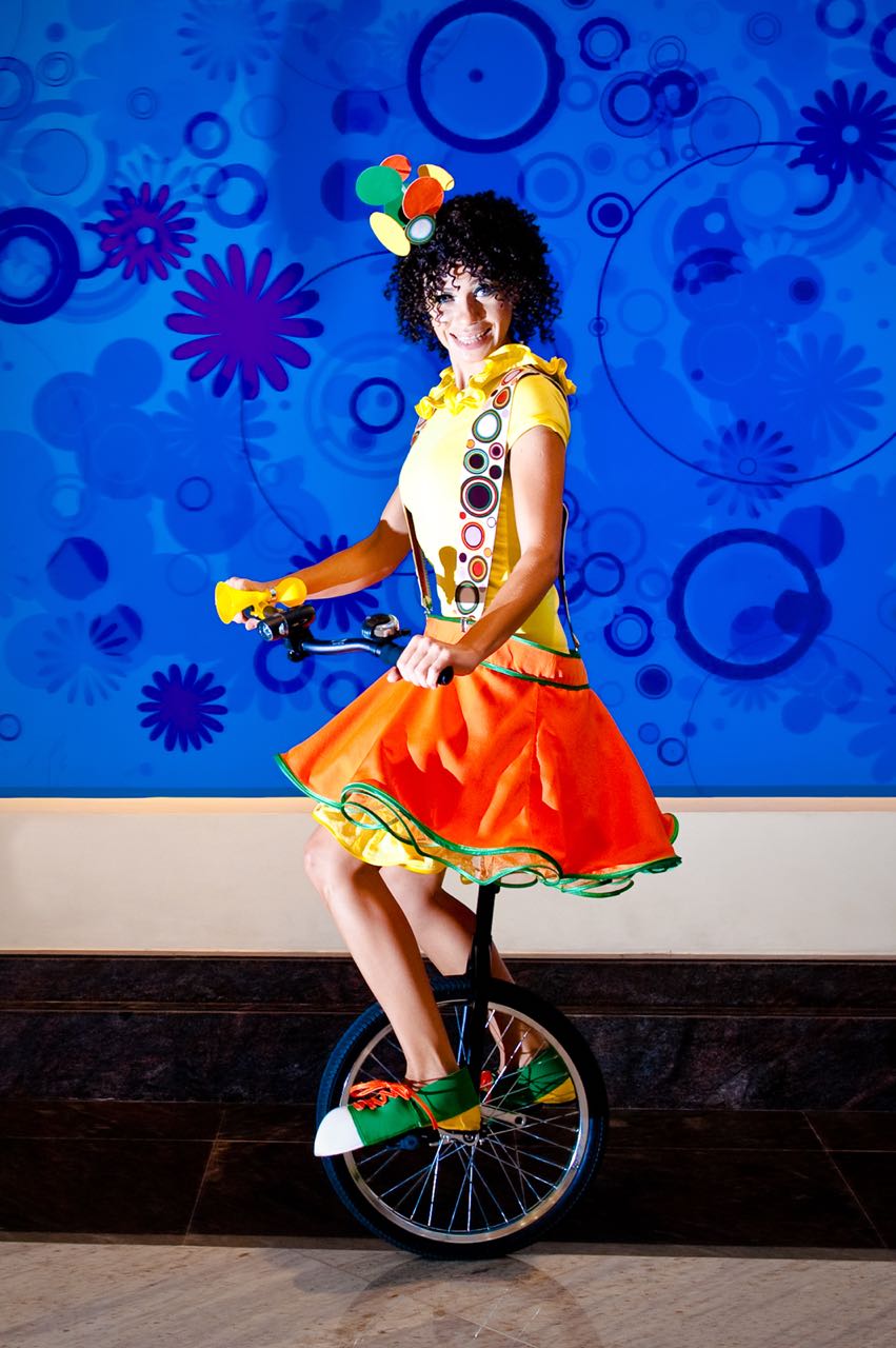 Lady Unicyclist performance