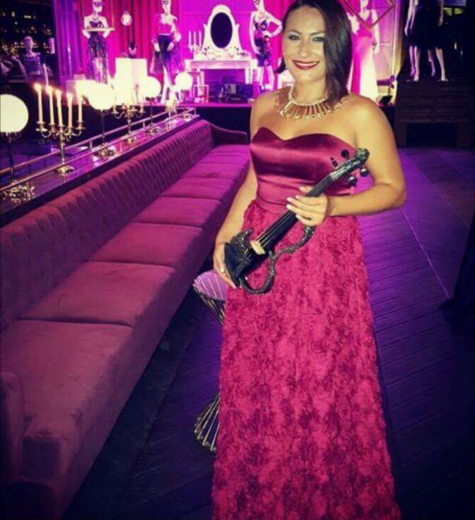 Lady Violinist performance