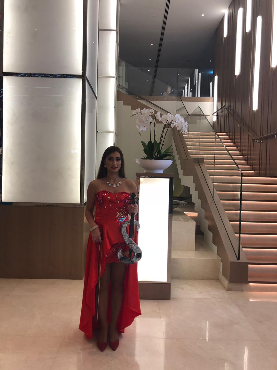 Lady Violinist performance