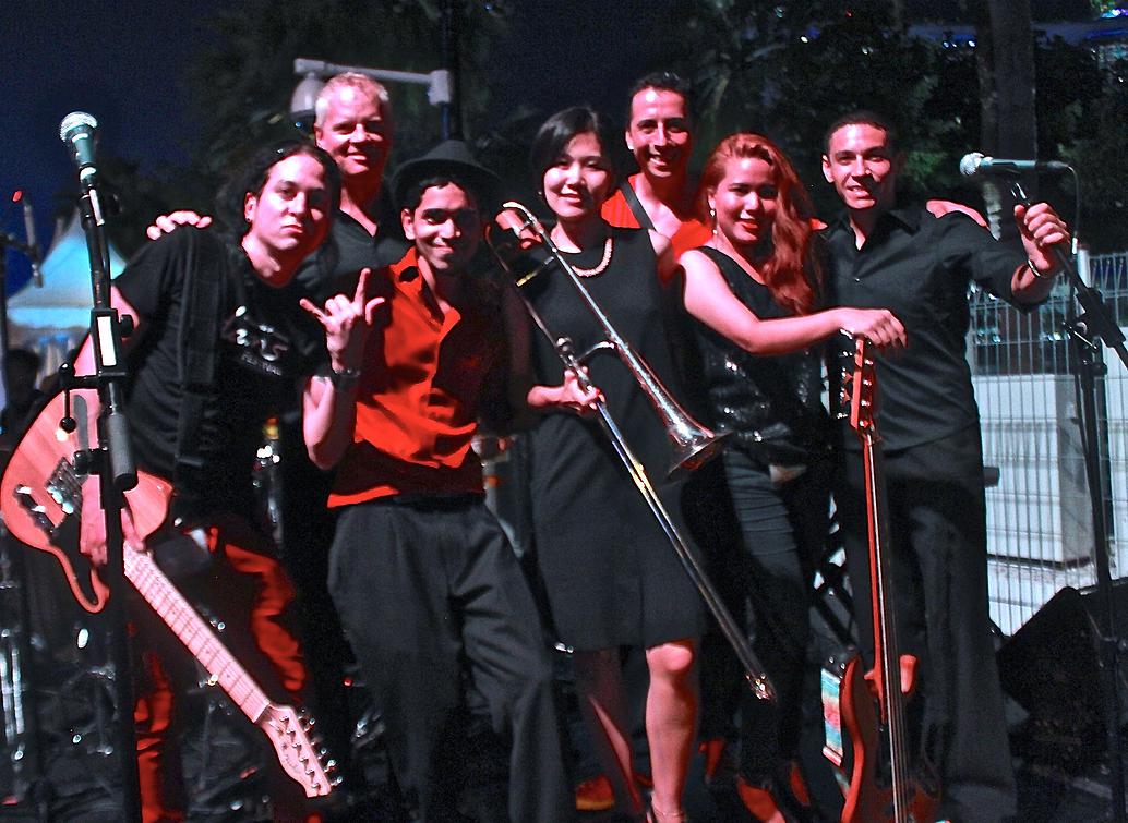 Latin/Mariachi/Spanish band performance
